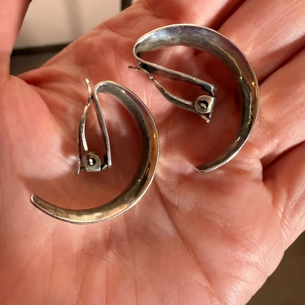 Vintage Sterling silver Hammered Oversized wide Clip Hoop Earrings 1990’s